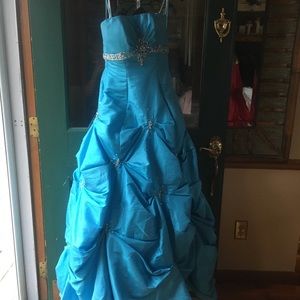 Blue prom/pageant dress
